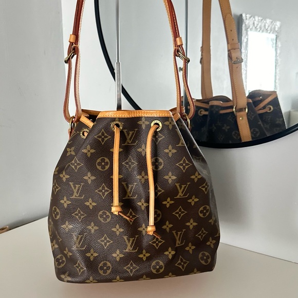 Louis Vuitton Handbags - ❤️ Louis Vuitton petit noe
